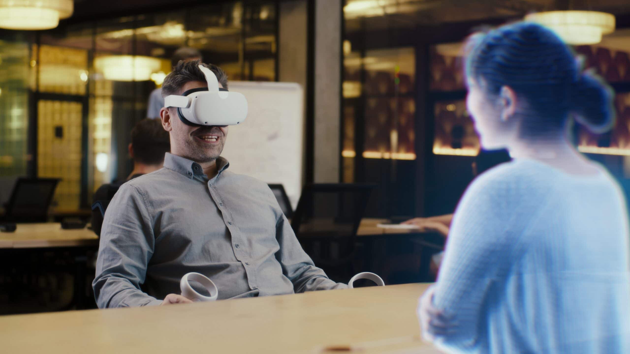 Training and evaluating employees with virtual reality